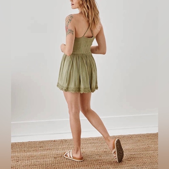 AEO Cotton Blend Green  Adjustable Straps Pockets Embroidered V Neck Romper M - Picture 7 of 15